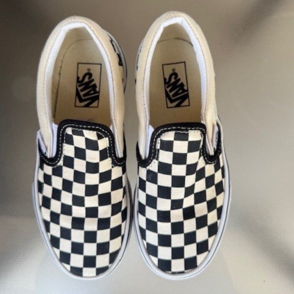 Vans "off the wall" Off white & Black Checkered. Kids size 13